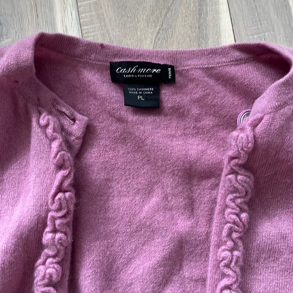 Cashmere cardigan in purple color. Barely worn